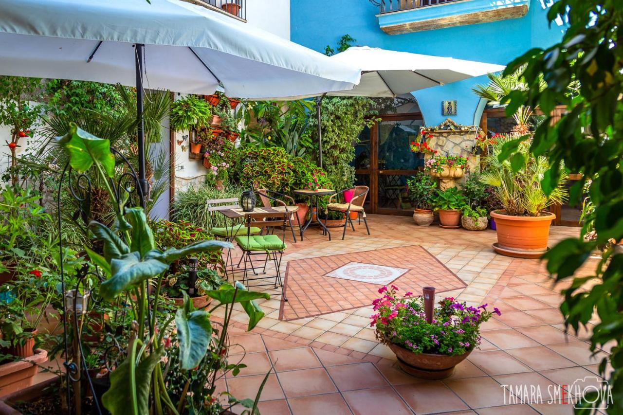 شاكا La Finestra Sul Cortile B&B المظهر الخارجي الصورة