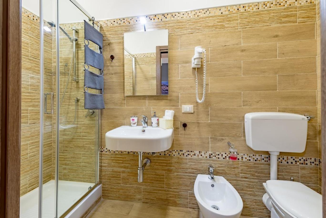 شاكا La Finestra Sul Cortile B&B المظهر الخارجي الصورة