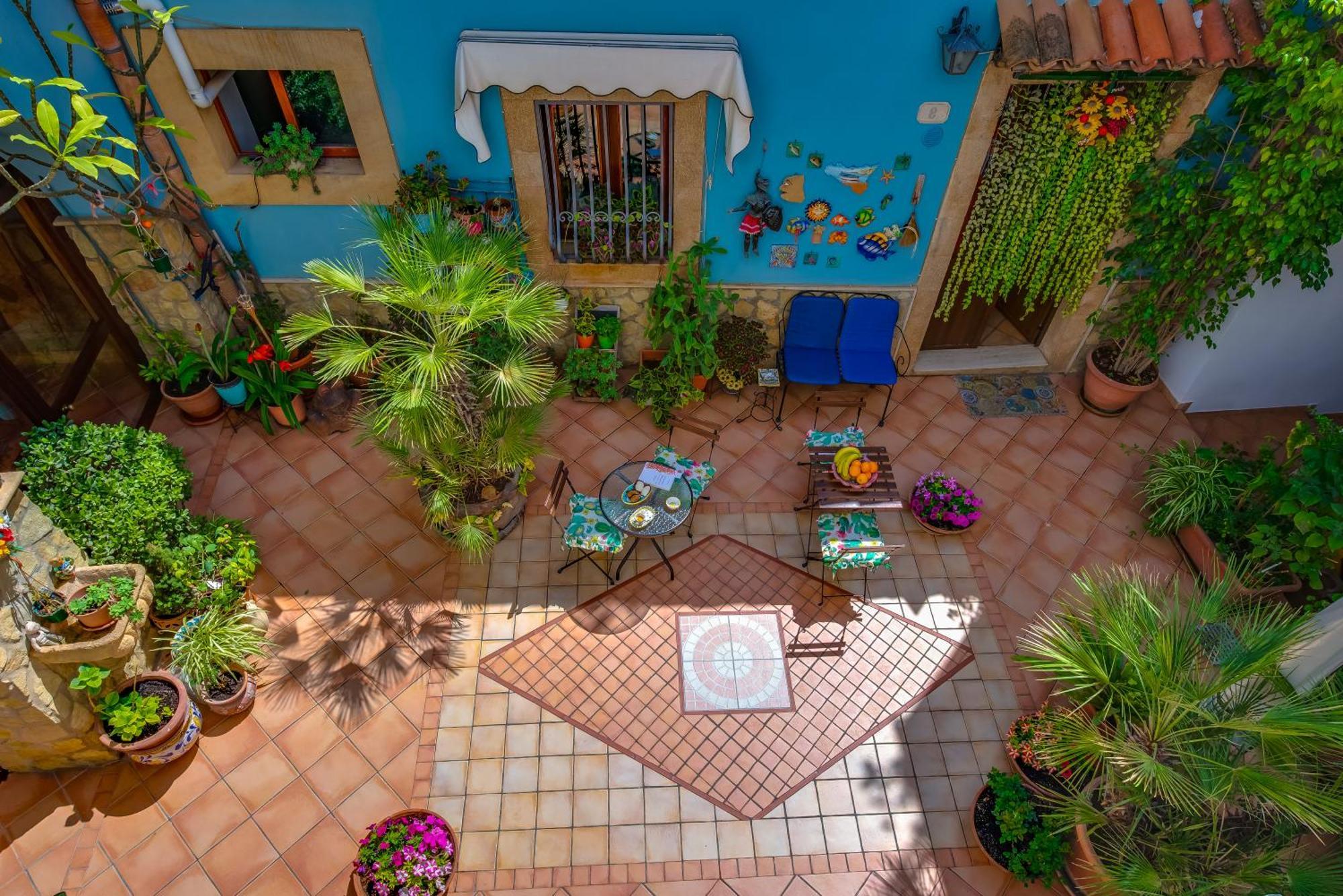 شاكا La Finestra Sul Cortile B&B المظهر الخارجي الصورة