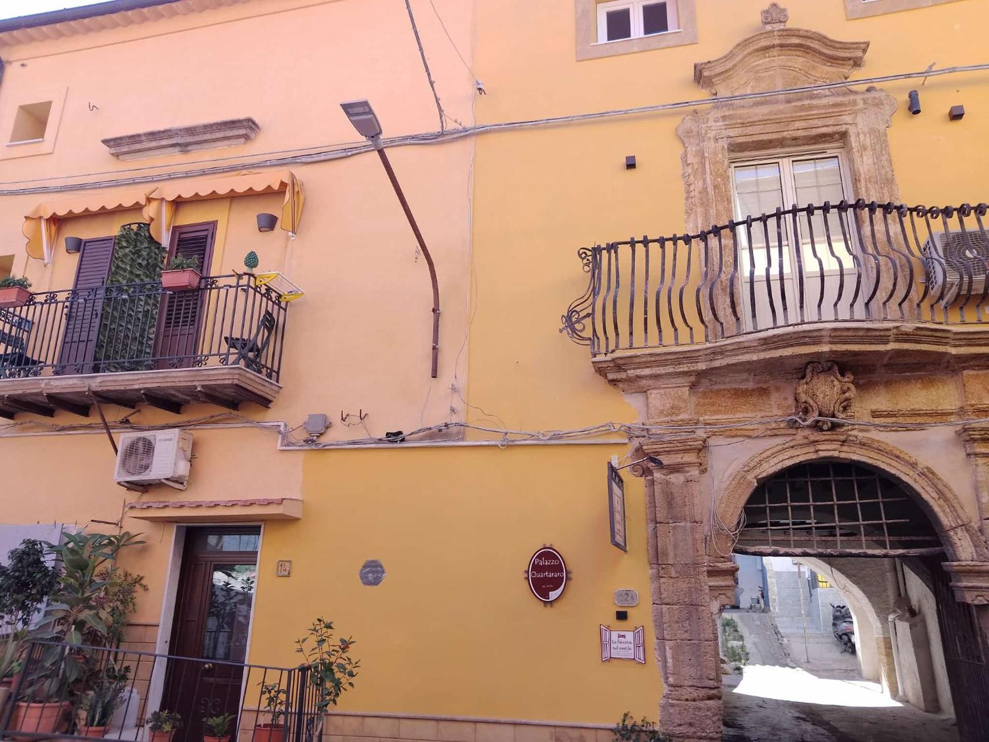 شاكا La Finestra Sul Cortile B&B المظهر الخارجي الصورة
